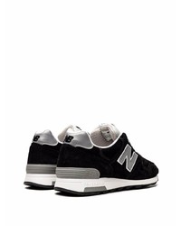 Chaussures de sport noires et blanches New Balance