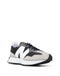 Chaussures de sport noires et blanches New Balance