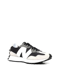 Chaussures de sport noires et blanches New Balance