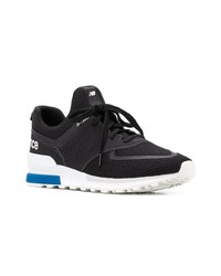 Chaussures de sport noires et blanches New Balance