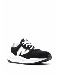 Chaussures de sport noires et blanches New Balance