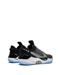 Chaussures de sport noires et blanches Nike