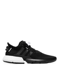 Chaussures de sport noires et blanches adidas