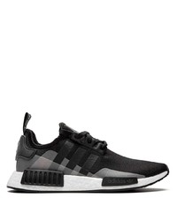 Chaussures de sport noires et blanches adidas