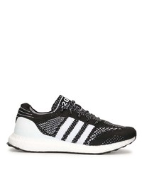 Chaussures de sport noires et blanches adidas