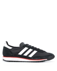 Chaussures de sport noires et blanches adidas