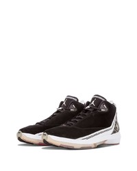 Chaussures de sport noires et blanches Jordan