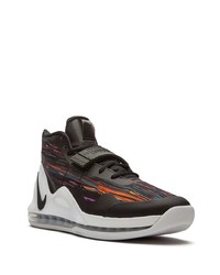 Chaussures de sport noires et blanches Nike