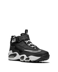 Chaussures de sport noires et blanches Nike