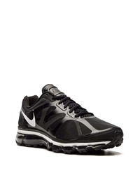 Chaussures de sport noires et blanches Nike