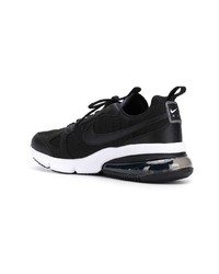 Chaussures de sport noires et blanches Nike