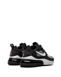 Chaussures de sport noires et blanches Nike