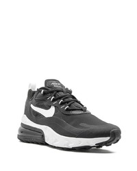 Chaussures de sport noires et blanches Nike