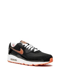 Chaussures de sport noires et blanches Nike