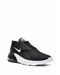 Chaussures de sport noires et blanches Nike