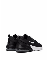 Chaussures de sport noires et blanches Nike