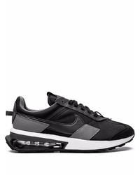 Chaussures de sport noires et blanches Nike