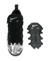 Chaussures de sport noires et blanches Nike