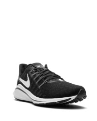 Chaussures de sport noires et blanches Nike