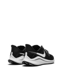 Chaussures de sport noires et blanches Nike