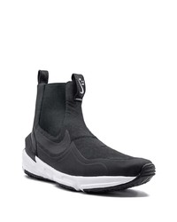 Chaussures de sport noires et blanches Nike