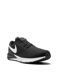 Chaussures de sport noires et blanches Nike