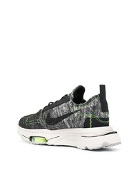 Chaussures de sport noires et blanches Nike