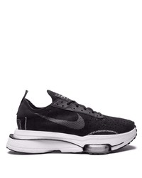 Chaussures de sport noires et blanches Nike