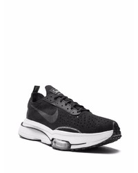 Chaussures de sport noires et blanches Nike