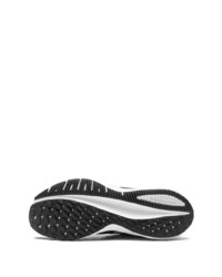 Chaussures de sport noires et blanches Nike