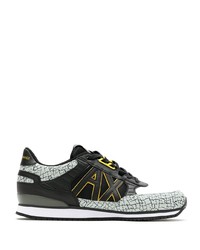 Chaussures de sport noires et blanches Armani Exchange