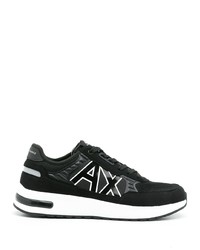 Chaussures de sport noires et blanches Armani Exchange