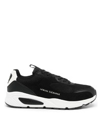 Chaussures de sport noires et blanches Armani Exchange