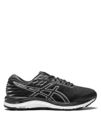 Chaussures de sport noires et blanches Asics