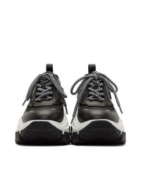 Chaussures de sport noires et blanches Prada