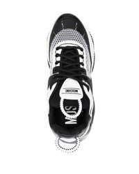 Chaussures de sport noires et blanches Moschino