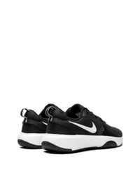 Chaussures de sport noires et blanches Nike