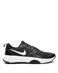 Chaussures de sport noires et blanches Nike