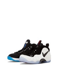 Chaussures de sport noires et blanches Nike