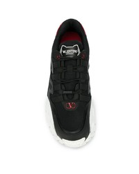 Chaussures de sport noires et blanches Valentino Garavani