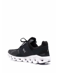 Chaussures de sport noires et blanches ON Running