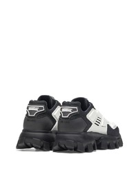 Chaussures de sport noires et blanches Prada