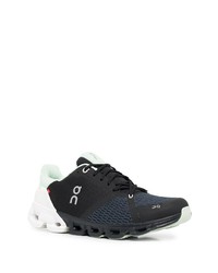 Chaussures de sport noires et blanches ON Running