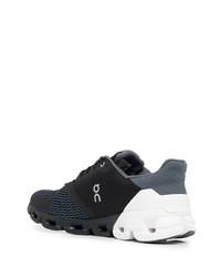 Chaussures de sport noires et blanches ON Running