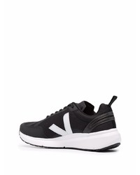 Chaussures de sport noires et blanches Veja