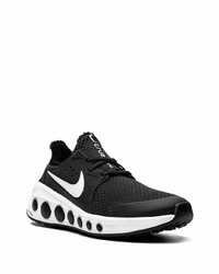 Chaussures de sport noires et blanches Nike