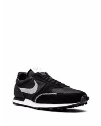 Chaussures de sport noires et blanches Nike