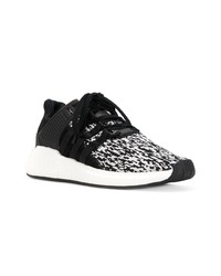 Chaussures de sport noires et blanches adidas