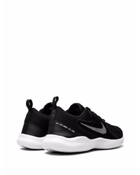 Chaussures de sport noires et blanches Nike