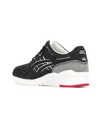 Chaussures de sport noires et blanches Asics